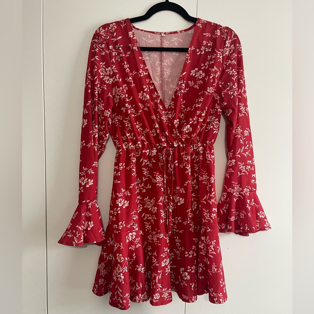 Cute red v-neck red dress
